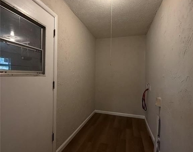 1055 Pinecrest Drive - Photo Thumbnail 30