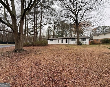 1055 Pinecrest Drive - Photo Thumbnail 2