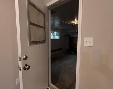 1055 Pinecrest Drive - Photo Thumbnail 32