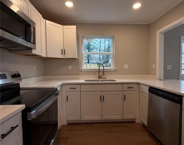 1055 Pinecrest Drive - Photo Thumbnail 24