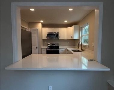 1055 Pinecrest Drive - Photo Thumbnail 21