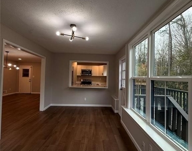 1055 Pinecrest Drive - Photo Thumbnail 20