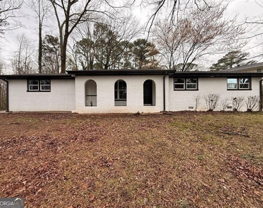 1055 Pinecrest Drive - Photo Thumbnail 8