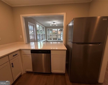 1055 Pinecrest Drive - Photo Thumbnail 25