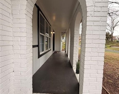 1055 Pinecrest Drive - Photo Thumbnail 7