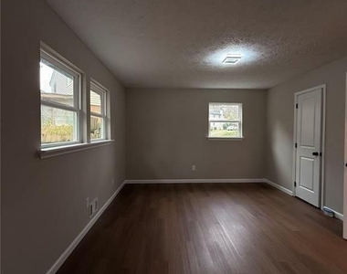 1055 Pinecrest Drive - Photo Thumbnail 45