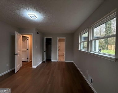 1055 Pinecrest Drive - Photo Thumbnail 46