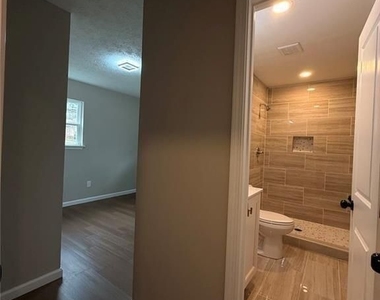 1055 Pinecrest Drive - Photo Thumbnail 51