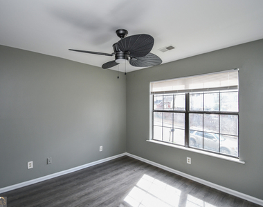 735 Oak Drive - Photo Thumbnail 2
