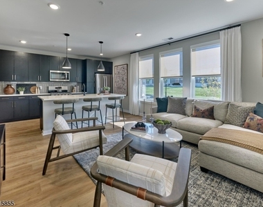 51 Okner Pkwy - Photo Thumbnail 6