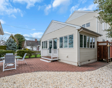 124 Neptune Place - Photo Thumbnail 32