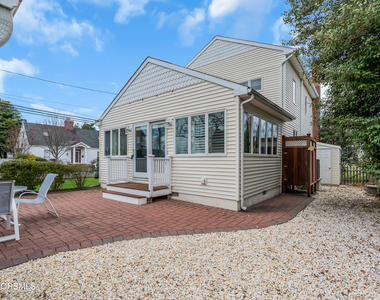 124 Neptune Place - Photo Thumbnail 33