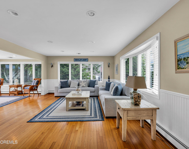 218 3rd Avenue - Photo Thumbnail 4