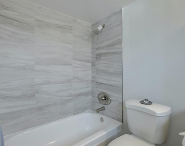 1450 N Riverside Drive - Photo Thumbnail 15