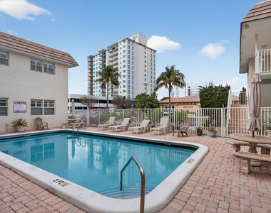 1450 N Riverside Drive - Photo Thumbnail 26