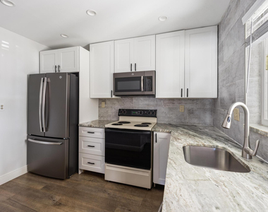 1450 N Riverside Drive - Photo Thumbnail 6