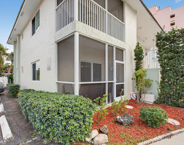 1450 N Riverside Drive - Photo Thumbnail 4