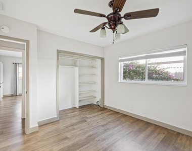 1450 N Riverside Drive - Photo Thumbnail 19
