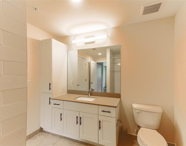 8894 Nw 44th Street - Photo Thumbnail 8