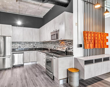 2100 Van Buren Street - Photo Thumbnail 12