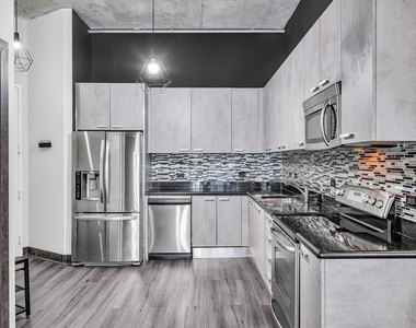 2100 Van Buren Street - Photo Thumbnail 13