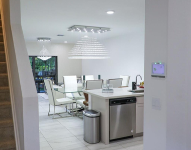 148 Se 5th Court - Photo Thumbnail 8
