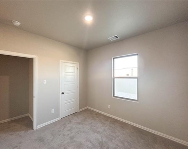 2120 Dena Drive - Photo Thumbnail 6