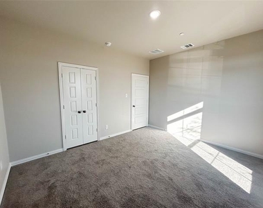 2120 Dena Drive - Photo Thumbnail 15