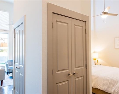 830 N Zang Boulevard - Photo Thumbnail 6