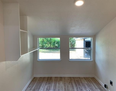 820 W Crawford Street - Photo Thumbnail 6