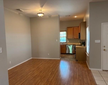 2316 Clermont Lane - Photo Thumbnail 5