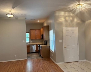2316 Clermont Lane - Photo Thumbnail 7