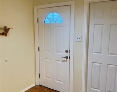 805 Paisley Dr Drive - Photo Thumbnail 8