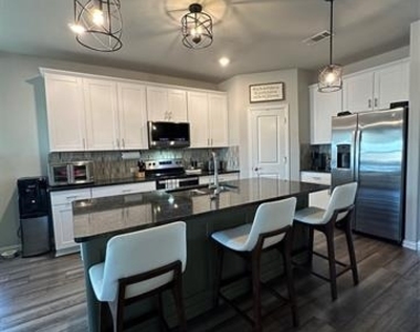 4016 De Berry Lane - Photo Thumbnail 5