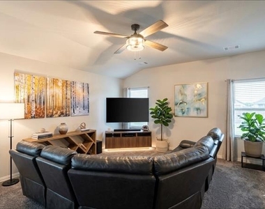 4016 De Berry Lane - Photo Thumbnail 17