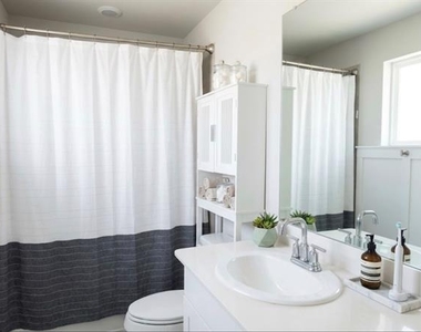 4016 De Berry Lane - Photo Thumbnail 15