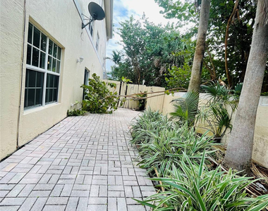 2605 Bay Drive - Photo Thumbnail 8