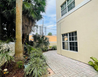 2605 Bay Drive - Photo Thumbnail 7