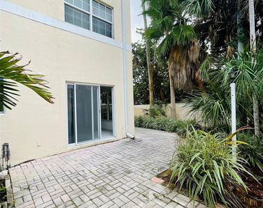 2605 Bay Drive - Photo Thumbnail 5