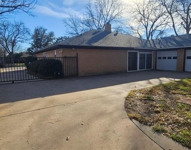 2418 Helena Circle - Photo Thumbnail 28
