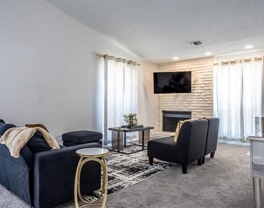 2734 Sherry Street - Photo Thumbnail 7