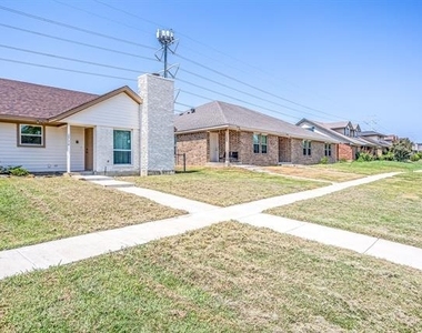 2734 Sherry Street - Photo Thumbnail 3