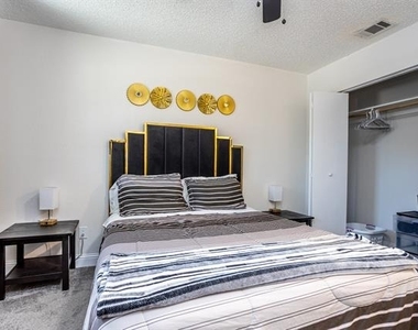 2734 Sherry Street - Photo Thumbnail 24