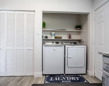 2734 Sherry Street - Photo Thumbnail 15