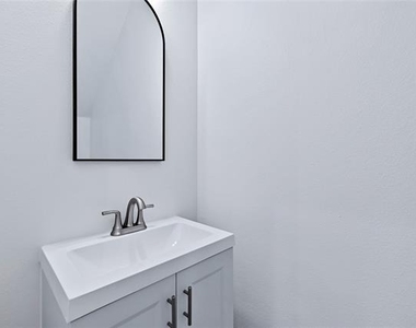 2844 S Marsalis Avenue - Photo Thumbnail 9