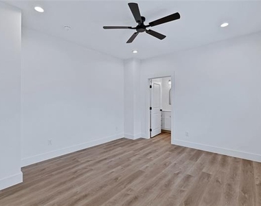 2844 S Marsalis Avenue - Photo Thumbnail 16