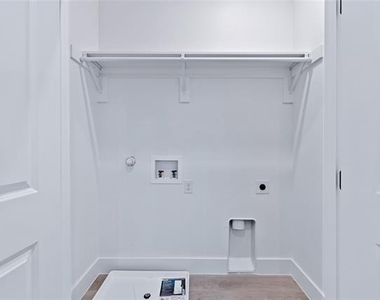 2844 S Marsalis Avenue - Photo Thumbnail 8