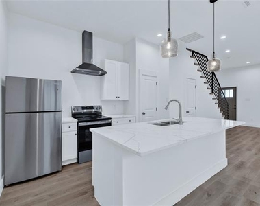 2844 S Marsalis Avenue - Photo Thumbnail 7