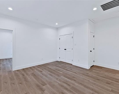 2844 S Marsalis Avenue - Photo Thumbnail 15