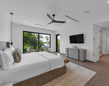 727 Ne 17th Way - Photo Thumbnail 77